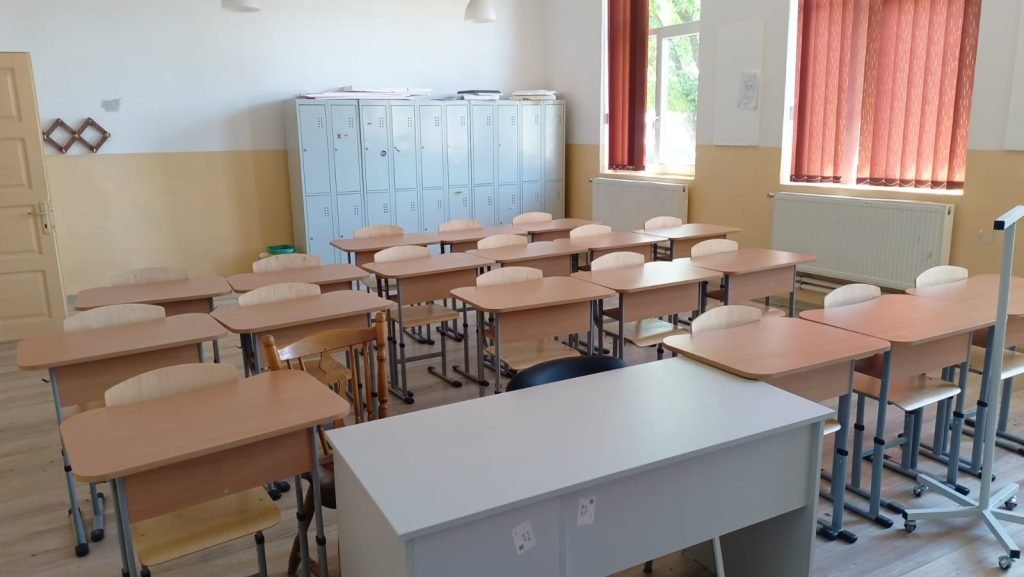 ,,Dotarea cu mobilier, materiale didactice și echipamente digitale a unităților de învățământ de pe raza Comunei Castranova, judetul Dolj”