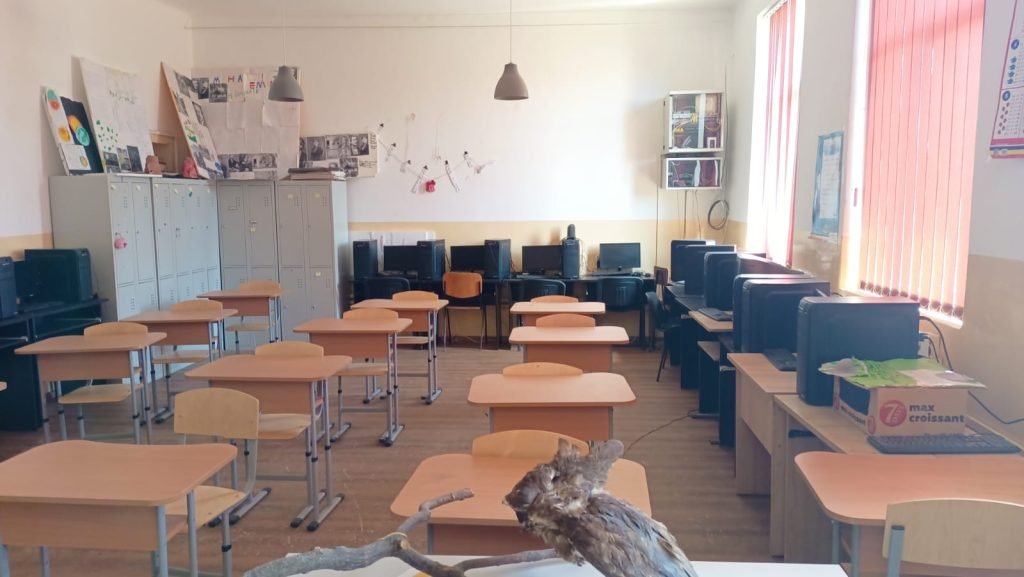 ,,Dotarea cu mobilier, materiale didactice și echipamente digitale a unităților de învățământ de pe raza Comunei Castranova, judetul Dolj”